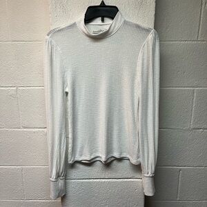 Abercrombie & Fitch White Textured Blouse. Medium